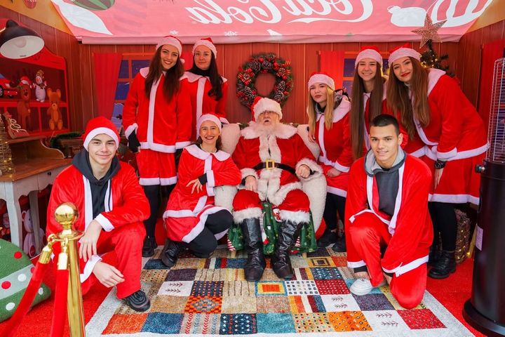 Екип на Алита Ивент на коледна кампания на Coca-Cola