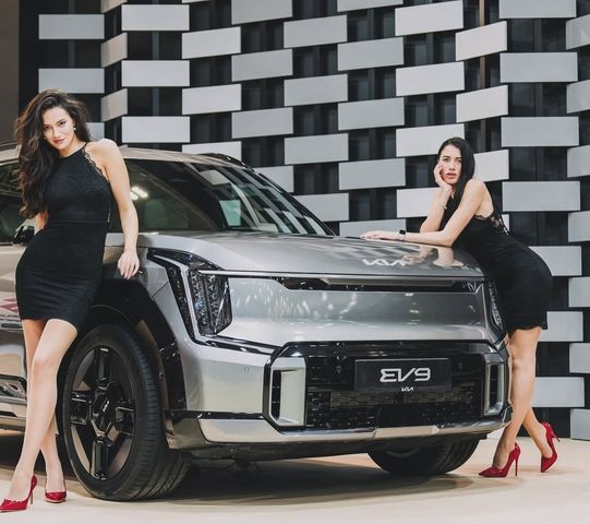 Хостеси на Алита Ивент при представянето на Kia EV9